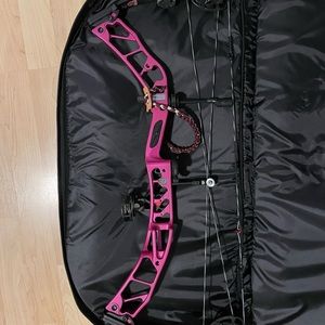 Archery - left hand Elite Impression Compound bow